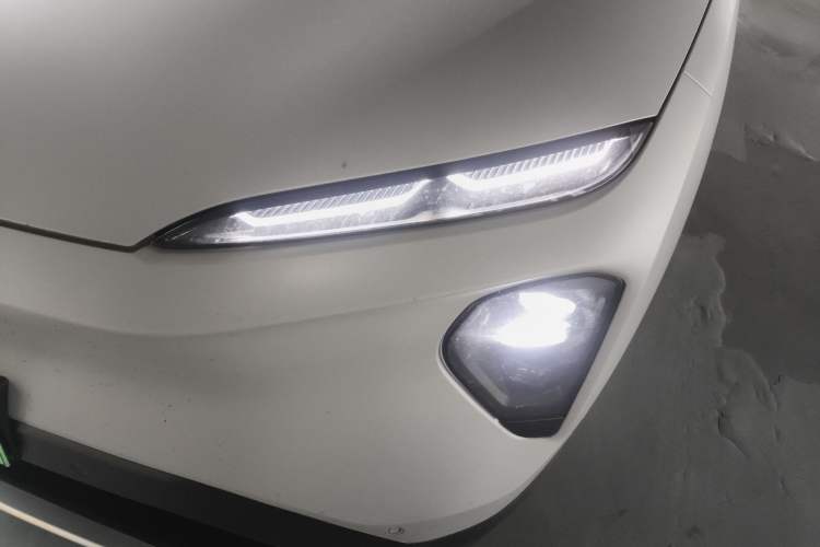 Used Nio ES7 2022 75 kWh Left Front Headlight