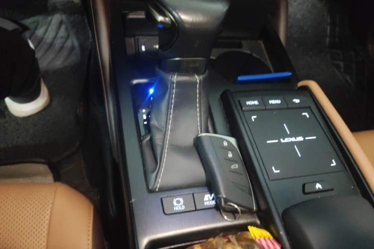 Used Lexus ES 2018 300h Premier Edition China VI Standard
