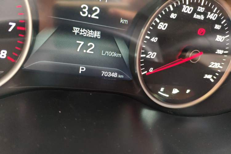 Used Baojun 730 2017 1.5T DCT Fashion Edition 7-Seater China V Emission Standard Odometer Close Up