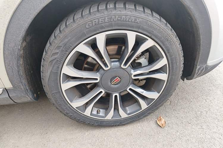 Used Hongqi HS5 2019 2.0T Smart Connect Flagship All-Wheel-Drive Version Right Front Wheel Hub