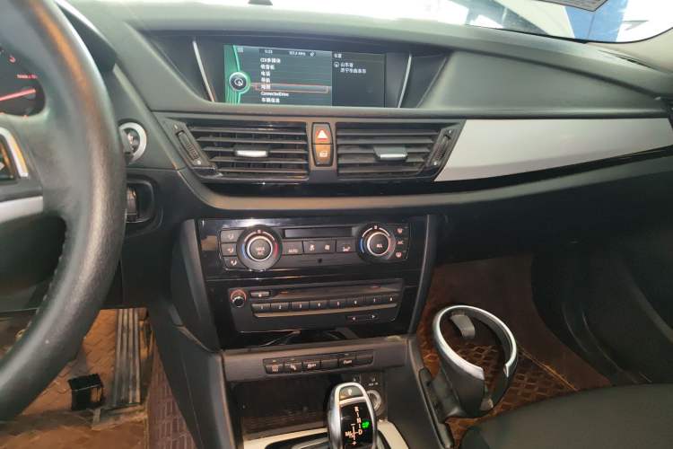 Used BMW X1 2014 sDrive18i Leading Model
