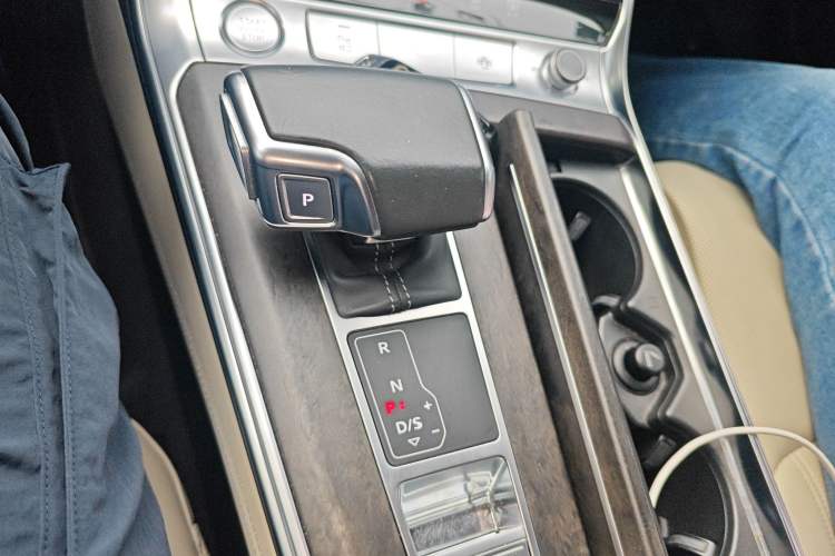 Used Audi A6 2020 allroad quattro Explorer 55 TFSI Prestige Off-Road Model
