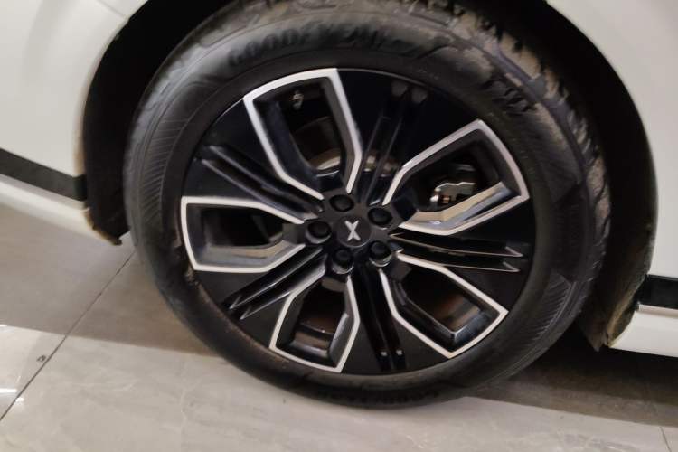 Used XPeng G9 2025 625 Long-Range Max Right Rear Wheel Hub