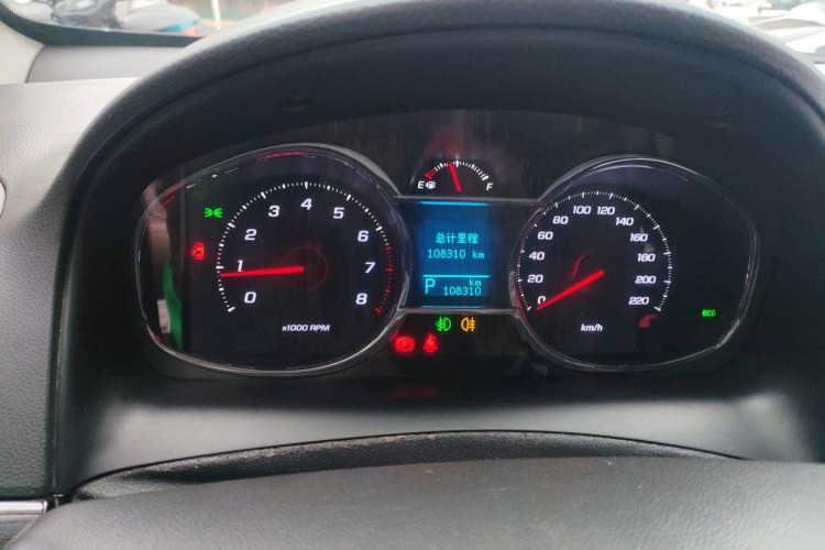 Used Chevrolet Captiva 2015 2.4L 4x4 Flagship Edition 7-Seater