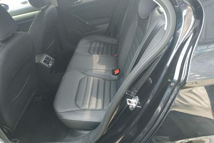 Used Volkswagen Lamando 2018 280TSI DSG Comfort Edition Left Rear Seat