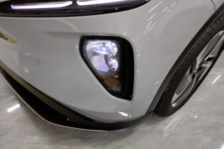 Used Nio ES6 2024 75 kWh Left Front Headlight