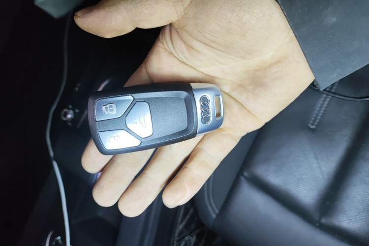 Used Audi A4L 2020 40 TFSI Luxury Prestige Edition Vehicle Key