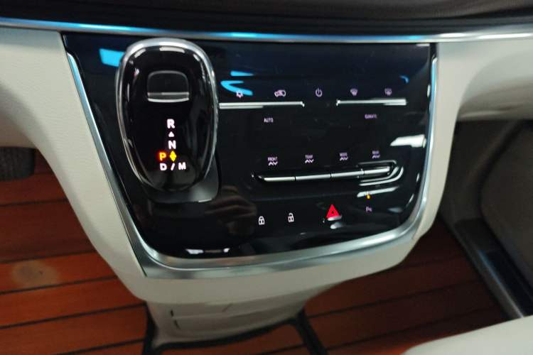 Used Buick GL8 2023 Land Executive Class Smart Enjoyment Model