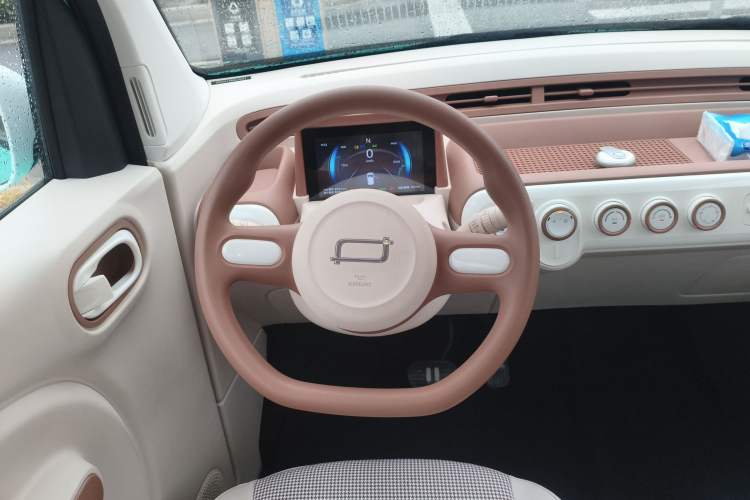 Used Bestune Pony 2026 222km Colorful Horse Steering Wheel