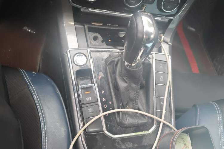 Used Volkswagen Passat 2017 330TSI DSG Luxury Edition Gear Lever