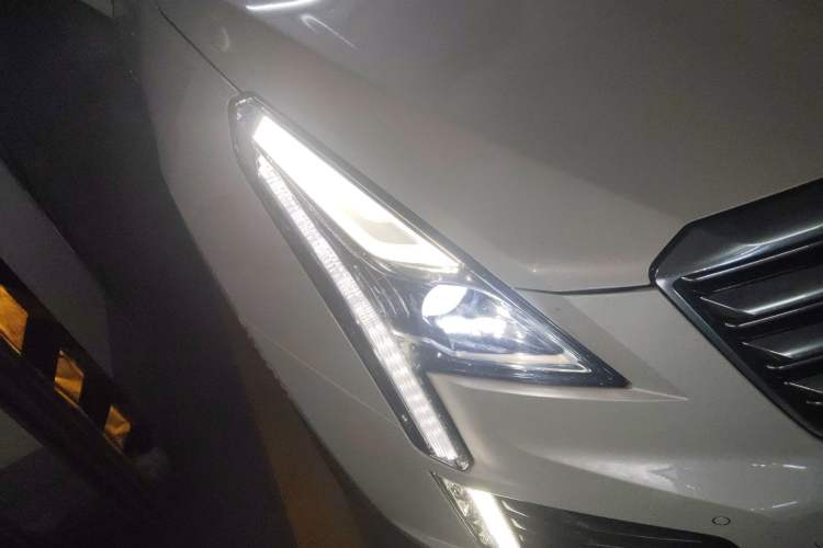 Used Cadillac XT5 2018 28T Four-Wheel Drive Luxury Model
