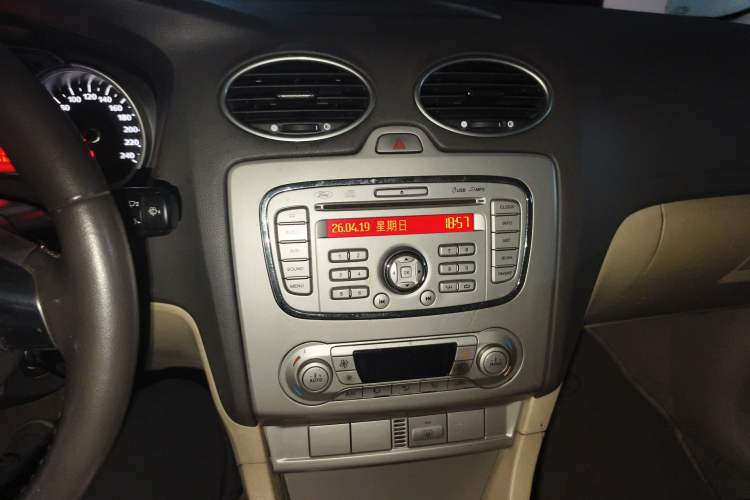 Used Ford Focus 2013 Hatchback Classic 1.8L Manual Fashion Edition