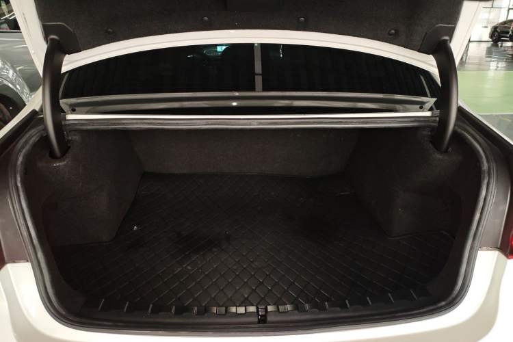 Used BMW 3 Series 2024 325Li M Sport Night Edition Package Trunk