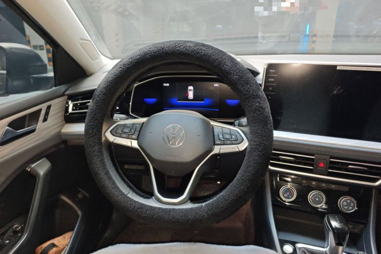 Used Volkswagen Sagitar 2023 300TSI DSG Excellence Edition Steering Wheel