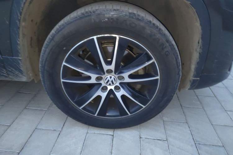 Used Volkswagen Tiguan 2015 1.8TSI Automatic Two-Wheel Drive Luxury Model Right Front Wheel Hub
