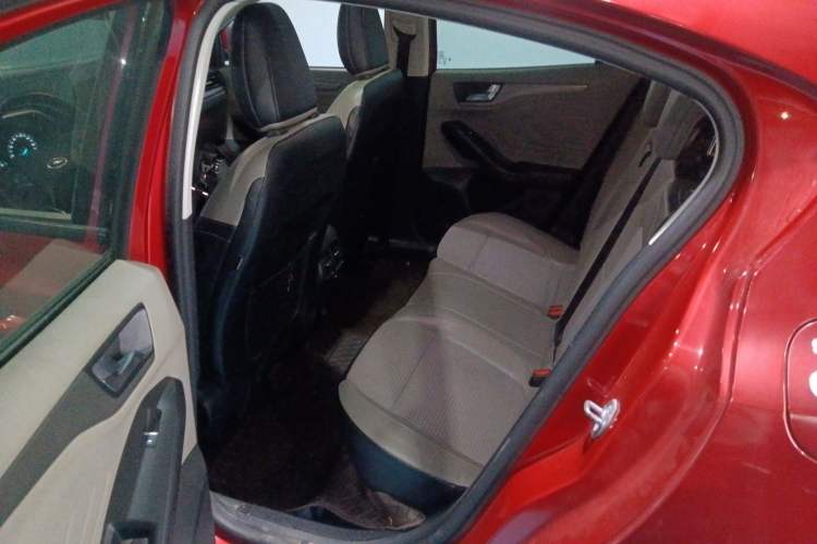 Used Ford Focus 2019 Two-Door EcoBoost 125 Automatic Trendy Model China V Standard Left Rear Seat