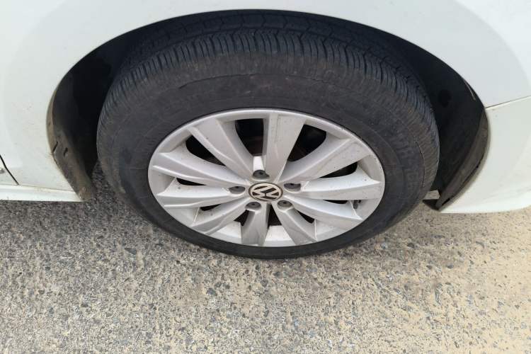 Used Volkswagen Sagitar 2015 1.6L Manual Comfort Model