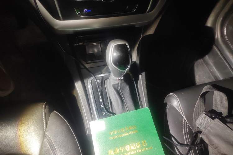 Used Geely Auto Emgrand 2015 Sedan 1.3T CVT Upward Edition Gear Lever