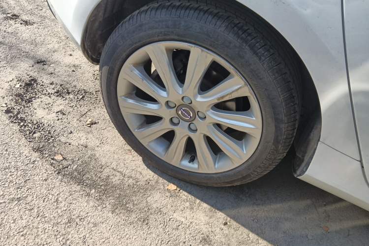 Used Volvo V40 2015 1.6T Zhiya Edition
