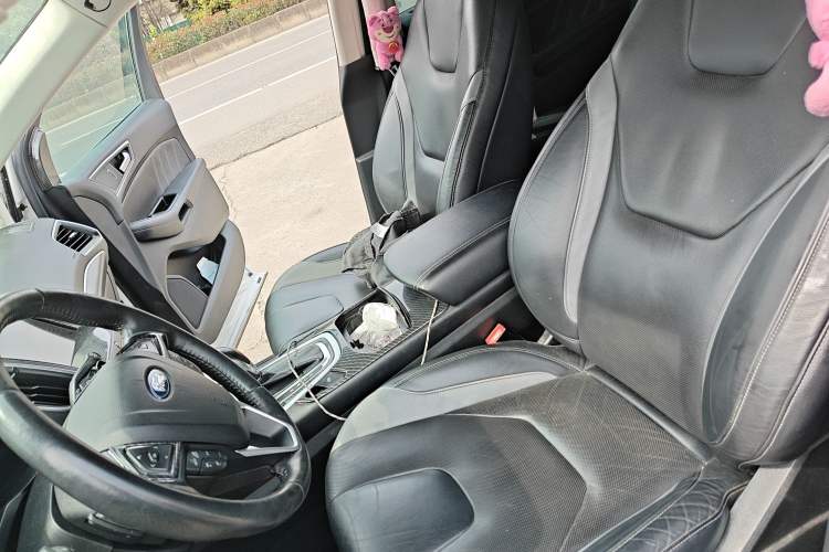 Used Ford Edge 2016 EcoBoost 330 V6 Four-Wheel Drive Sporty 7-Seater
