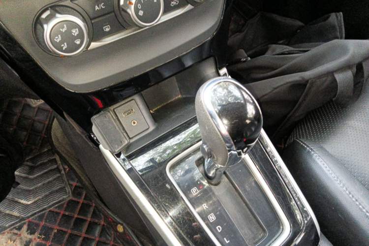 Used Nissan Sylphy 2016 1.6XV CVT Smart Enjoyment Version Gear Lever