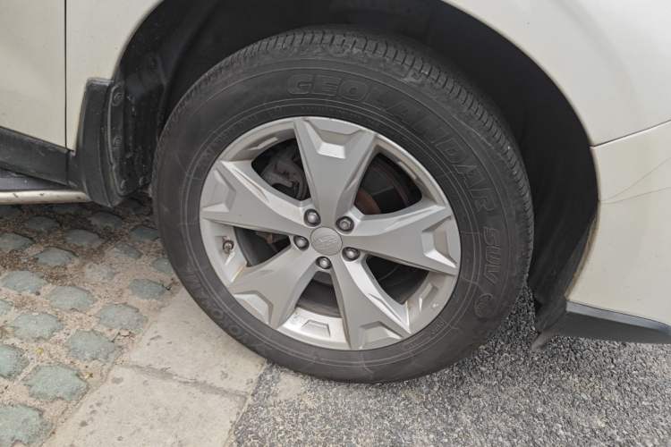 Used Subaru Forester 2013 2.0i Automatic Luxury Edition Right Front Wheel Hub