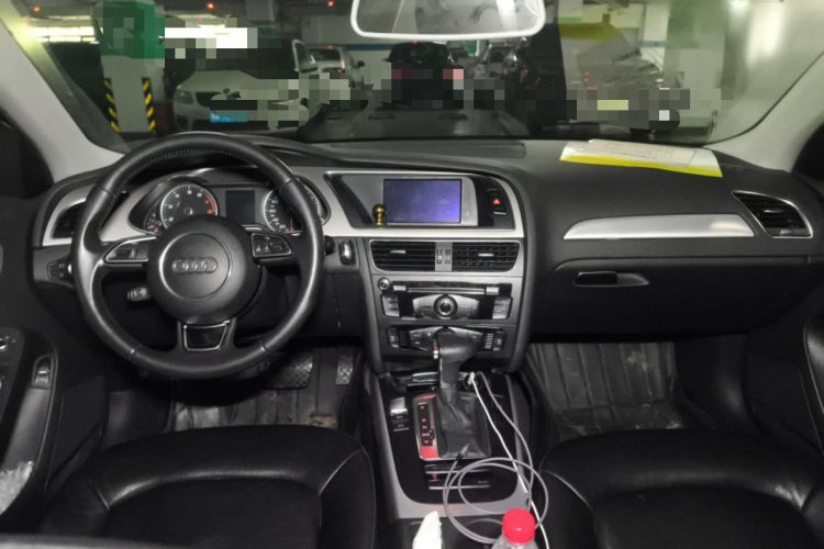 Used Audi A4L 2013 35 TFSI Automatic Standard Model Center Console