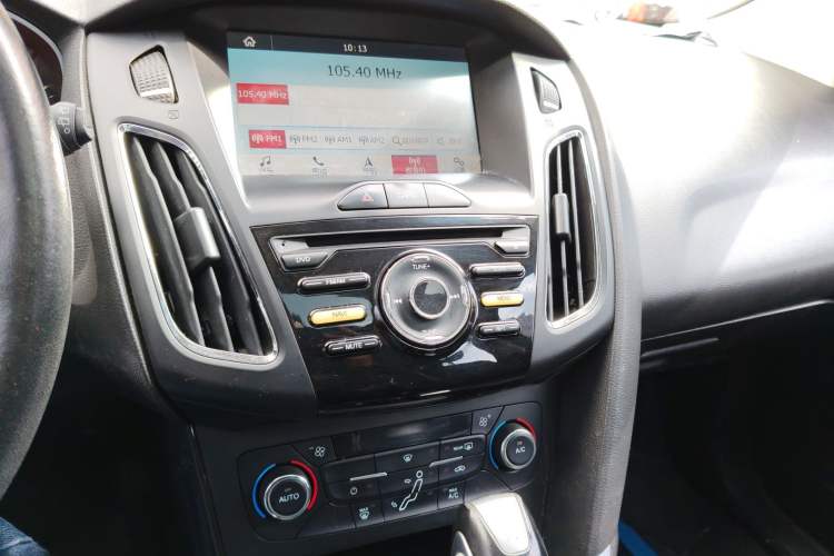 Used Ford Focus 2017 Hatchback 1.6L Automatic Fashion Edition Smart Drive Version
