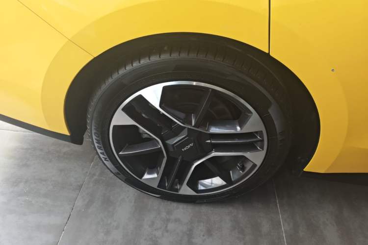 Used AION RT 2025 650 LiDAR Edition Right Rear Wheel Hub