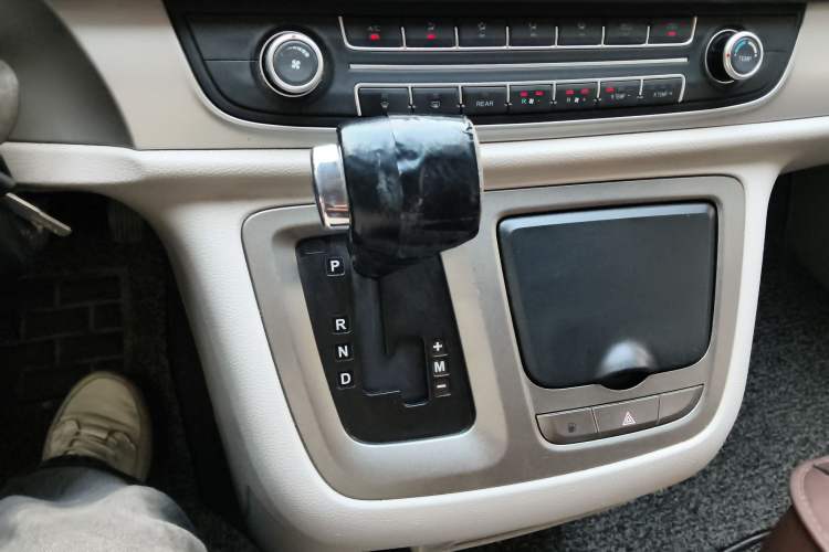 Used SAIC MAXUS G10 2014 2.0T Automatic Elite Edition
