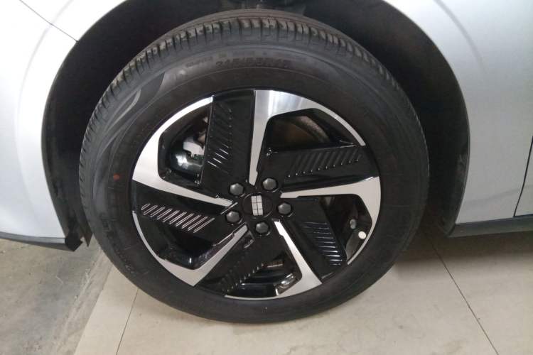 Used Geely Galaxy L6 2025 EM-i 140km Explorer+ Edition
