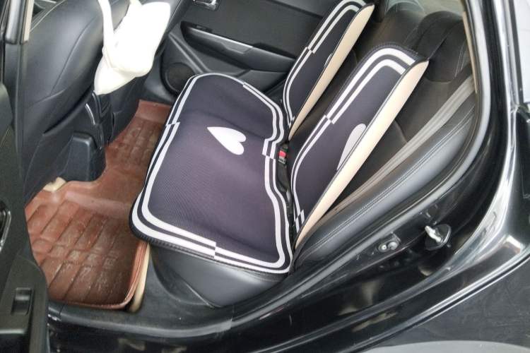 Used Kia K2 2012 Sedan 1.4L MT GLS Commemorative Edition