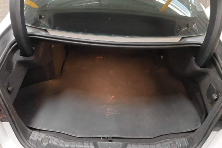 Used Jaguar XFL 2020 XFL 2.0T P200 Two-Wheel-Drive Elite Edition Trunk