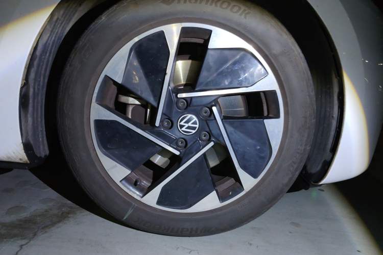 Used Volkswagen ID.3 2023 Upgraded Model Pure Intelligent Enjoyment Version Right Front Wheel Hub