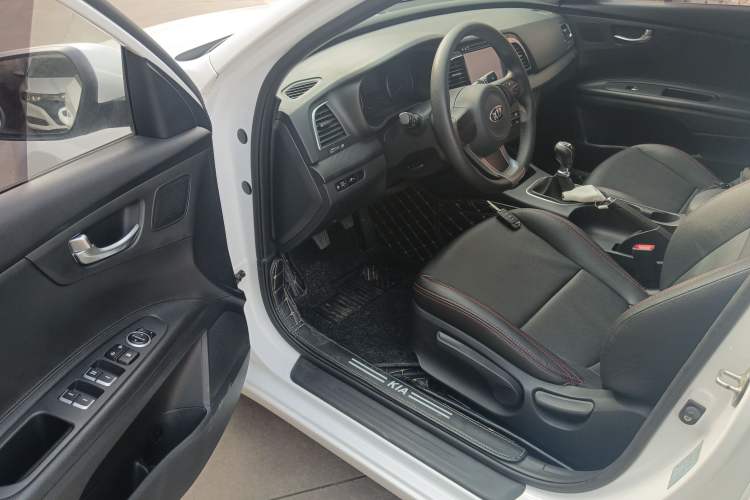Used Kia K4 2014 1.8L Manual GL
