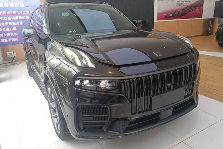 Used Lynk & Co 09 2021 2.0T Halo Six-Seater Front Right 45 Deg