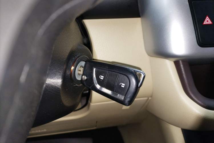 Used Toyota Highlander 2021 2.0T Two-Wheel Drive Elite Version 7-Seater
