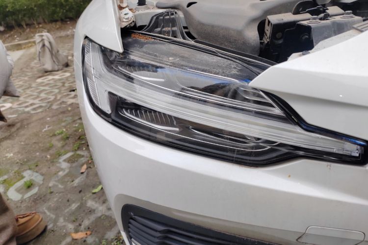 Used Volvo S60 New Energy 2021 T8 E-Drive Hybrid Four-Wheel Drive Smart Luxury Edition Right Front Headlight