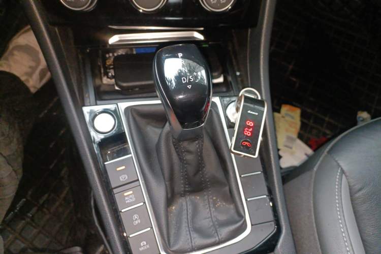 Used Volkswagen Sagitar 2021 280TSI DSG Comfort Connect Edition Gear Lever