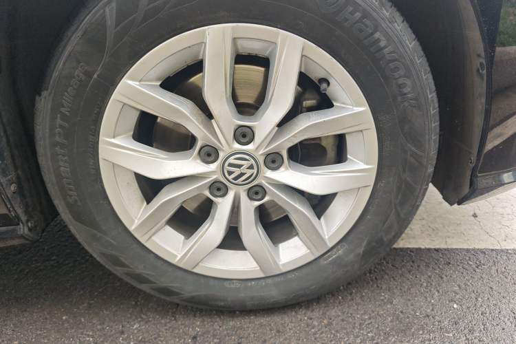 Used Volkswagen Passat 2017 330TSI DSG Luxury Edition Right Front Wheel Hub