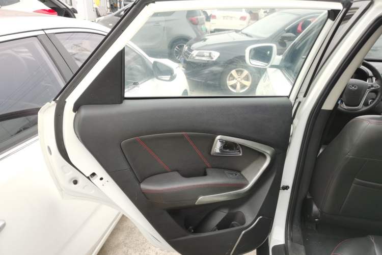 Used Huatai Santa Fe 2016 1.5T Gasoline Manual Two-Wheel Drive Smart Enjoyment i3 Model
