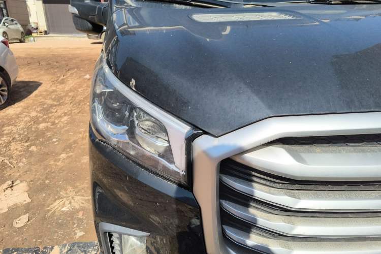 Used SAIC MAXUS Xintu V90 2020 2.0T AMT Yunjie Edition Front-Wheel Drive Rear Single Tire Short Wheelbase High Roof 6-Seater