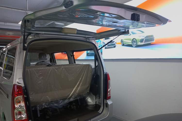 Used Wuling Rongguang S 2023 1.5L Base Version 5/7 Seats
