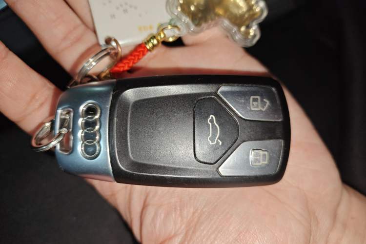 Used Audi A4L 2018 30th Anniversary Edition 40 TFSI Fashion Model Vehicle Key