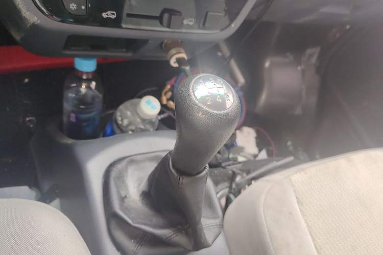 Used Jinbei New Hiace X30L 2023 1.5L Super Enjoyment Van 2/5 Seats Non-Air-Conditioned Version SWC15M