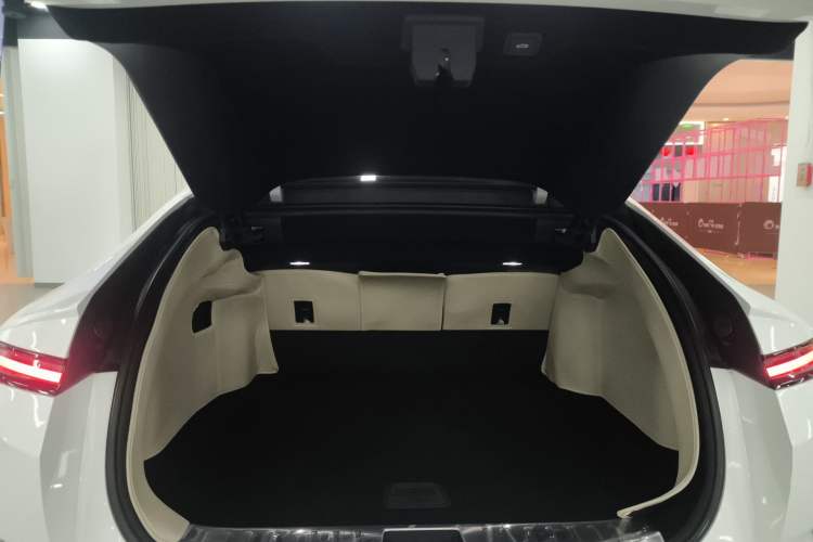 Used Avatr 12 2025 Refresh Max Extended-Range Version Trunk