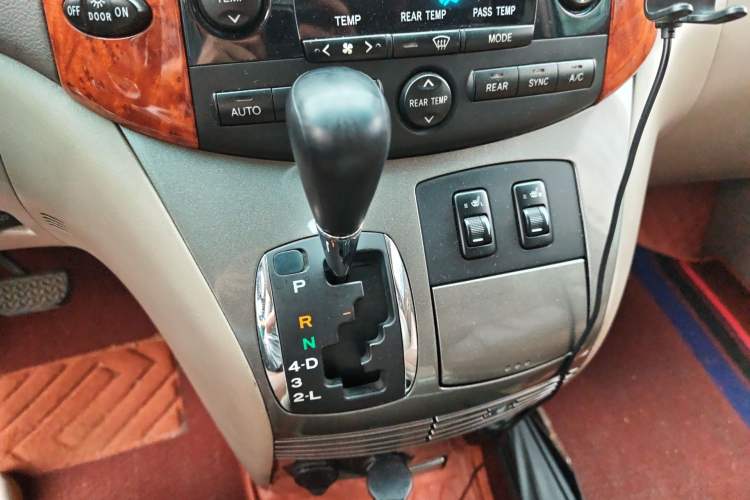 Used Toyota SIENNA 2005 3.3 XLE Gear Lever