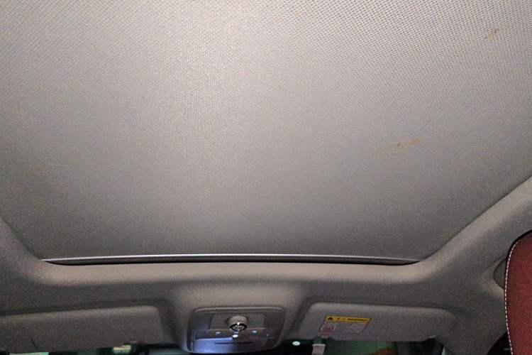 Used Roewe RX5 2016 30T Four-Wheel Drive Automatic Internet Smart Luxury Edition Headliner