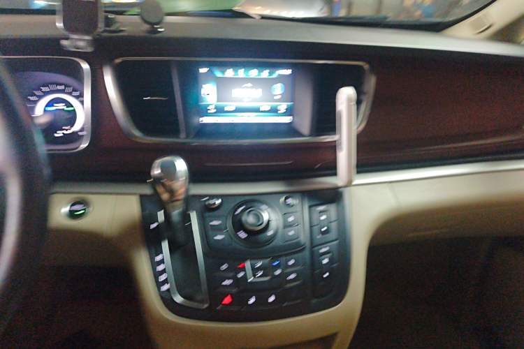 Used Buick GL8 2018 28T Luxury Model China VI Standard
