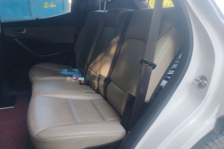 Used Hyundai Santa Fe 2013 2.4L Automatic 4x4 Smart Version Left Rear Seat